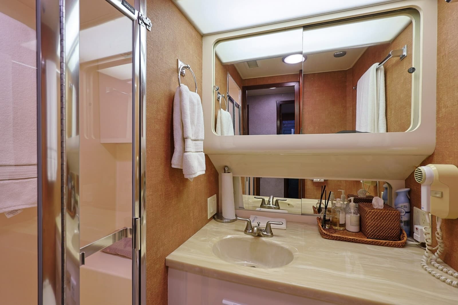 1989 Hatteras 74 Cockpit Motor Yacht - Photo 47