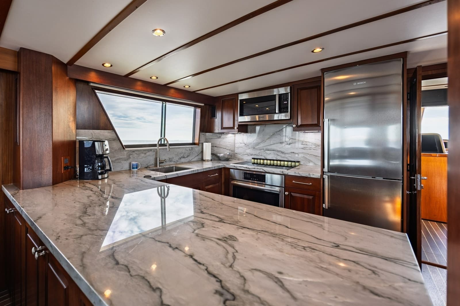 1989 Hatteras 74 Cockpit Motor Yacht - Photo 20
