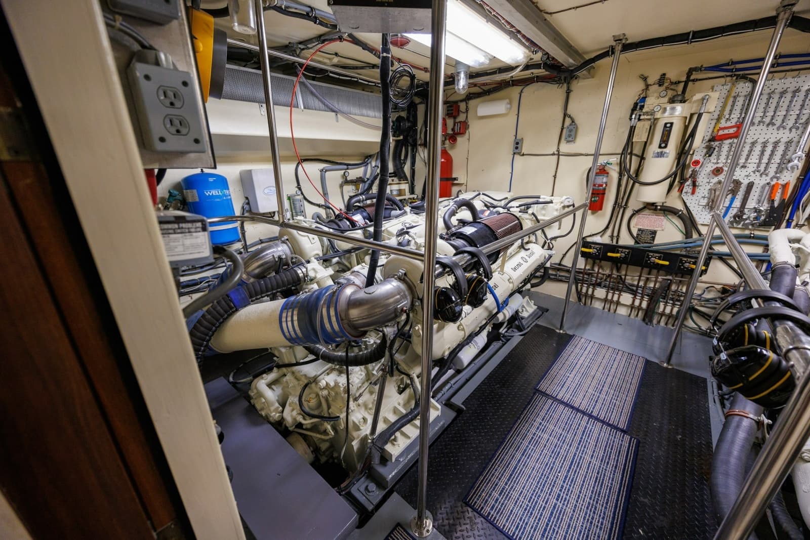 1989 Hatteras 74 Cockpit Motor Yacht - Photo 65