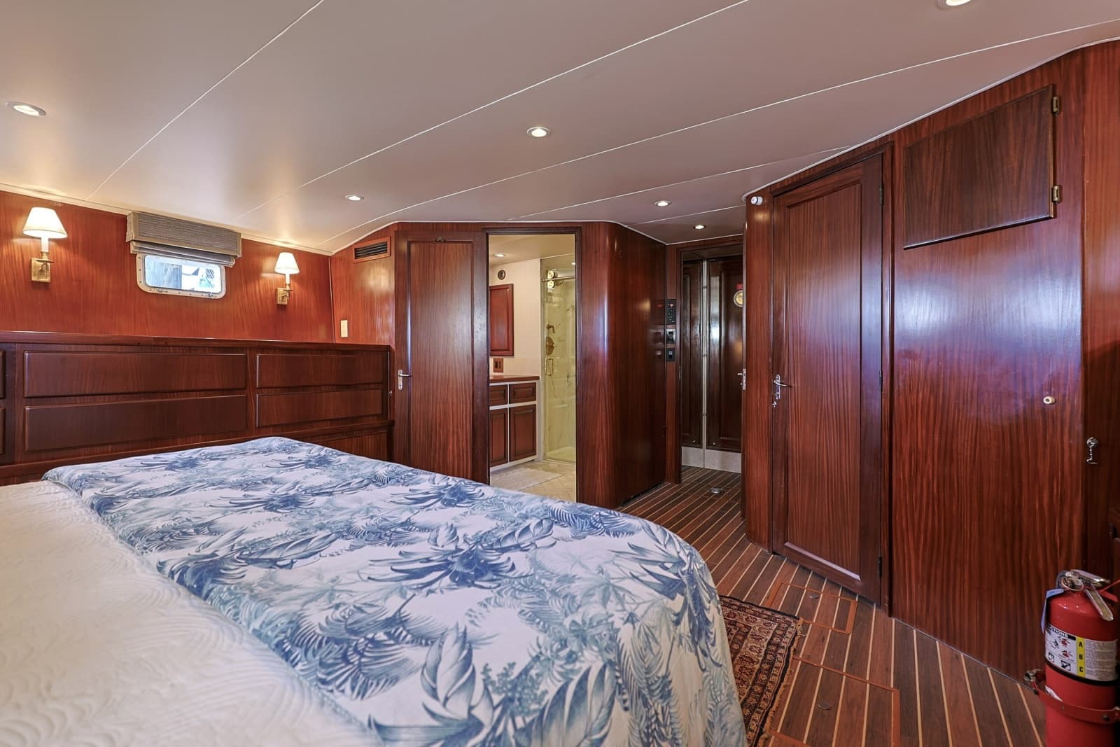 1989 Hatteras 74 Cockpit Motor Yacht - Photo 34