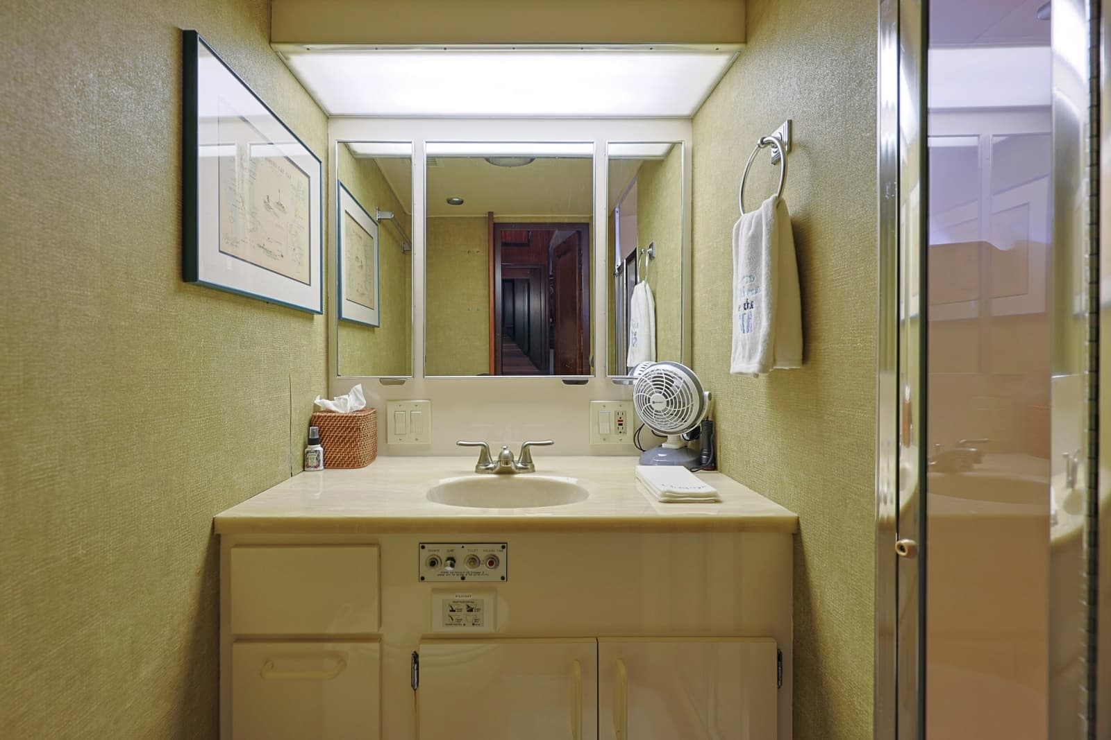 1989 Hatteras 74 Cockpit Motor Yacht - Photo 41