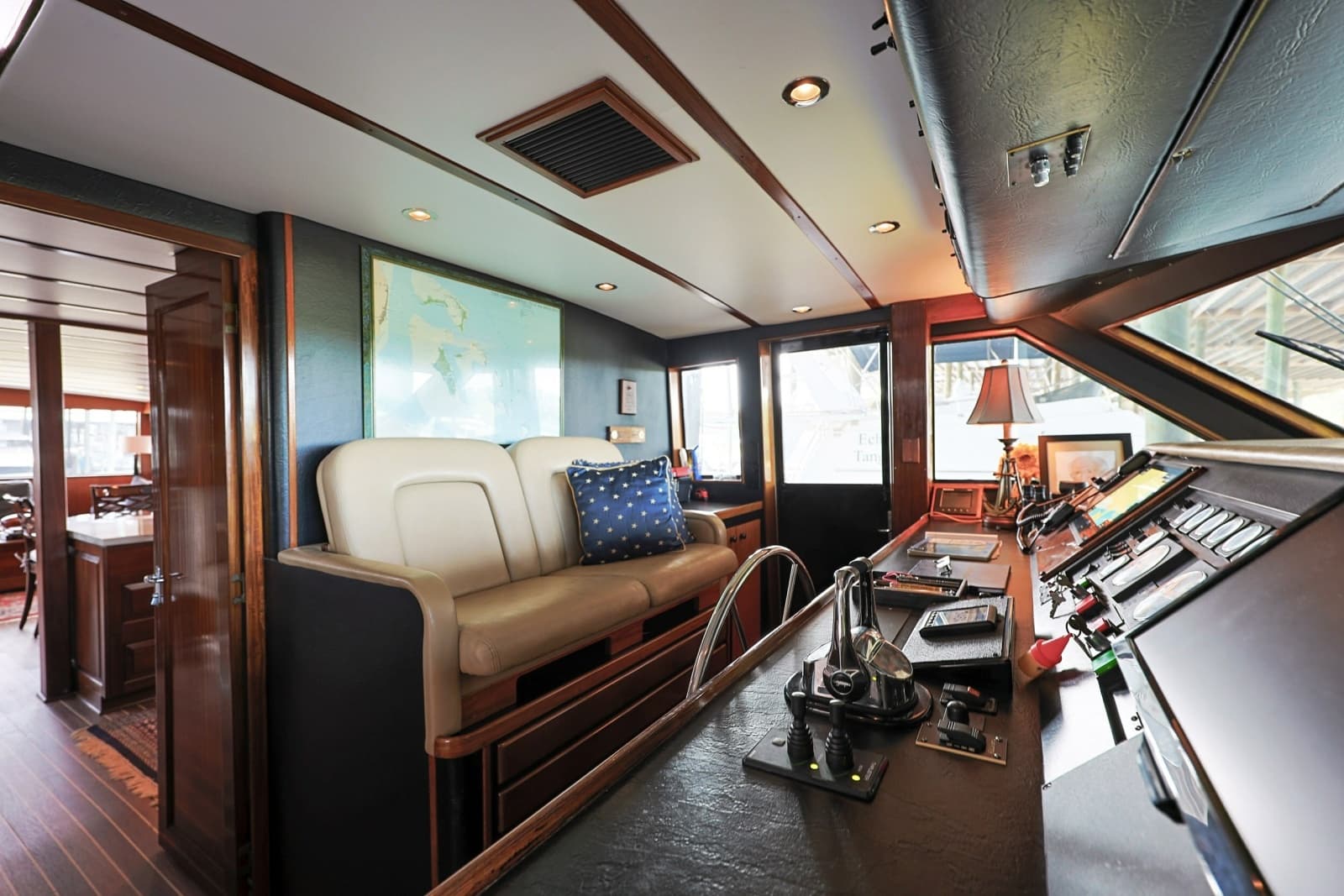 1989 Hatteras 74 Cockpit Motor Yacht - Photo 27