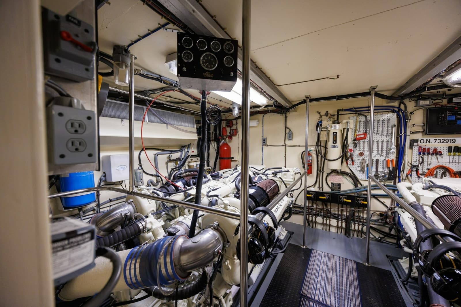 1989 Hatteras 74 Cockpit Motor Yacht - Photo 62