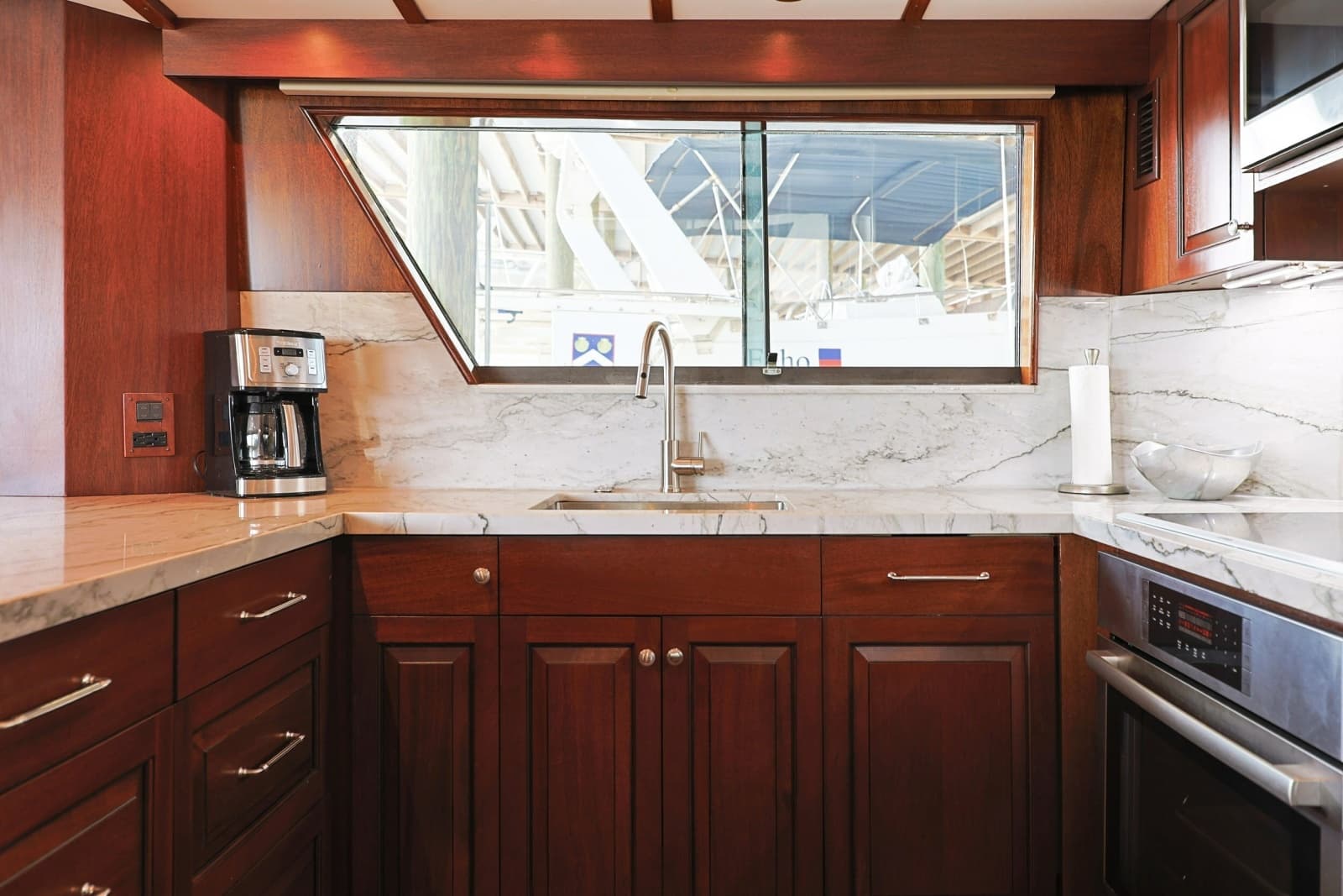 1989 Hatteras 74 Cockpit Motor Yacht - Photo 24