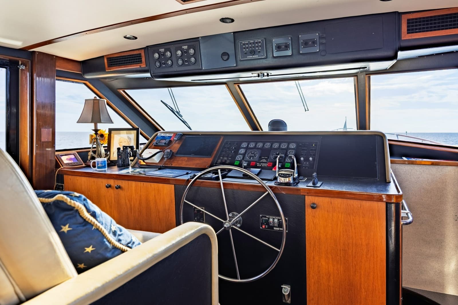 1989 Hatteras 74 Cockpit Motor Yacht - Photo 29