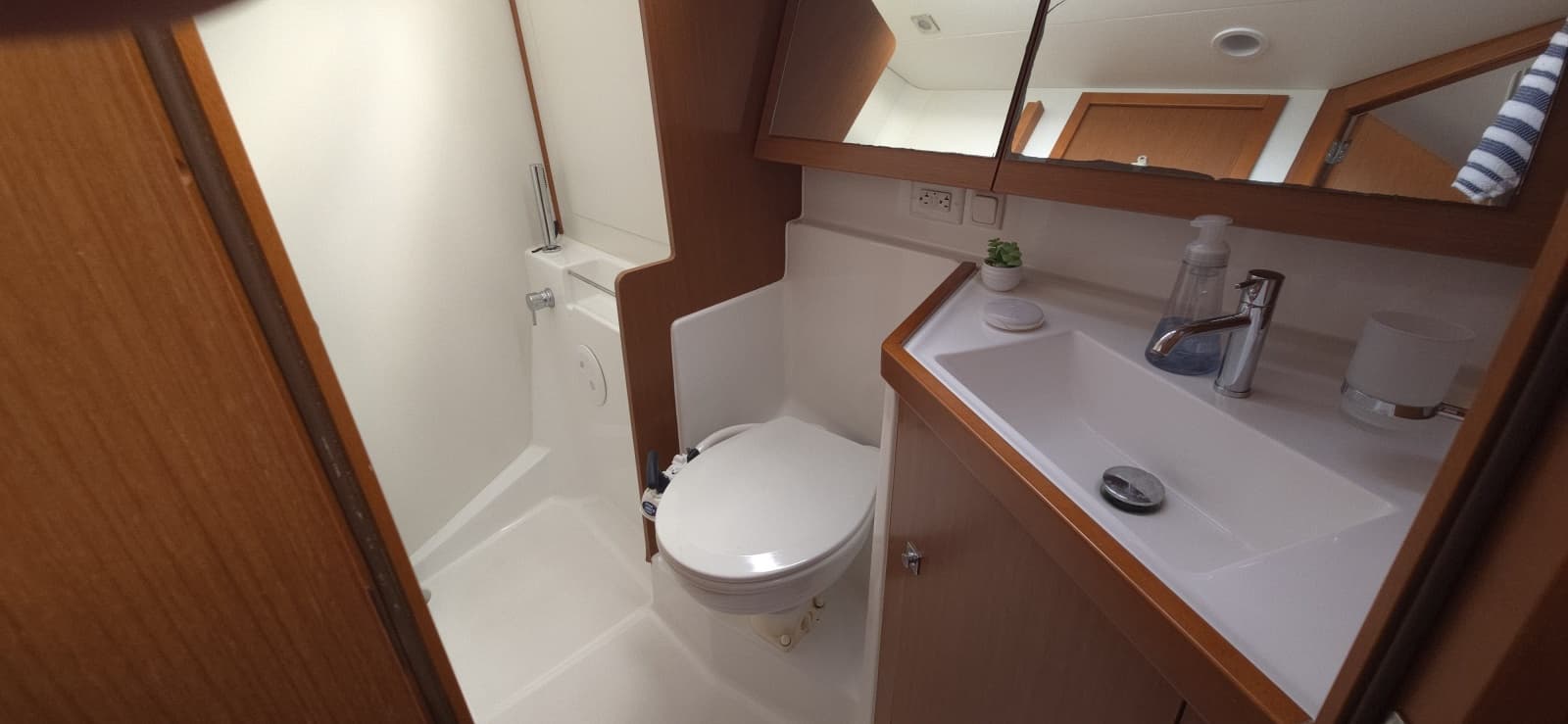 2013 Beneteau Oceanis 45 - Photo 38