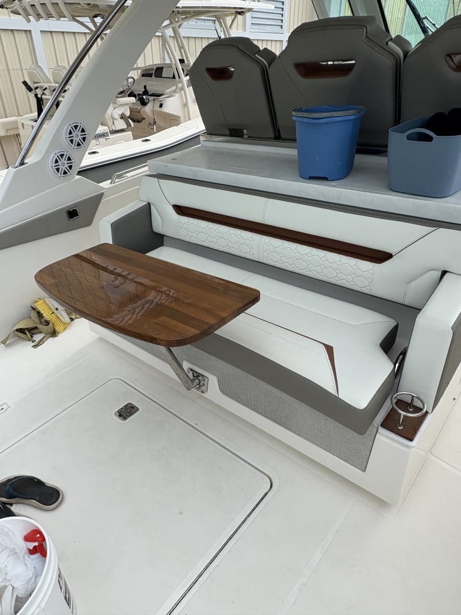 2023 Tiara Yachts 34 LS - Photo 17