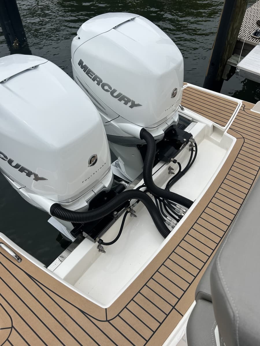 2023 Tiara Yachts 34 LS - Photo 11