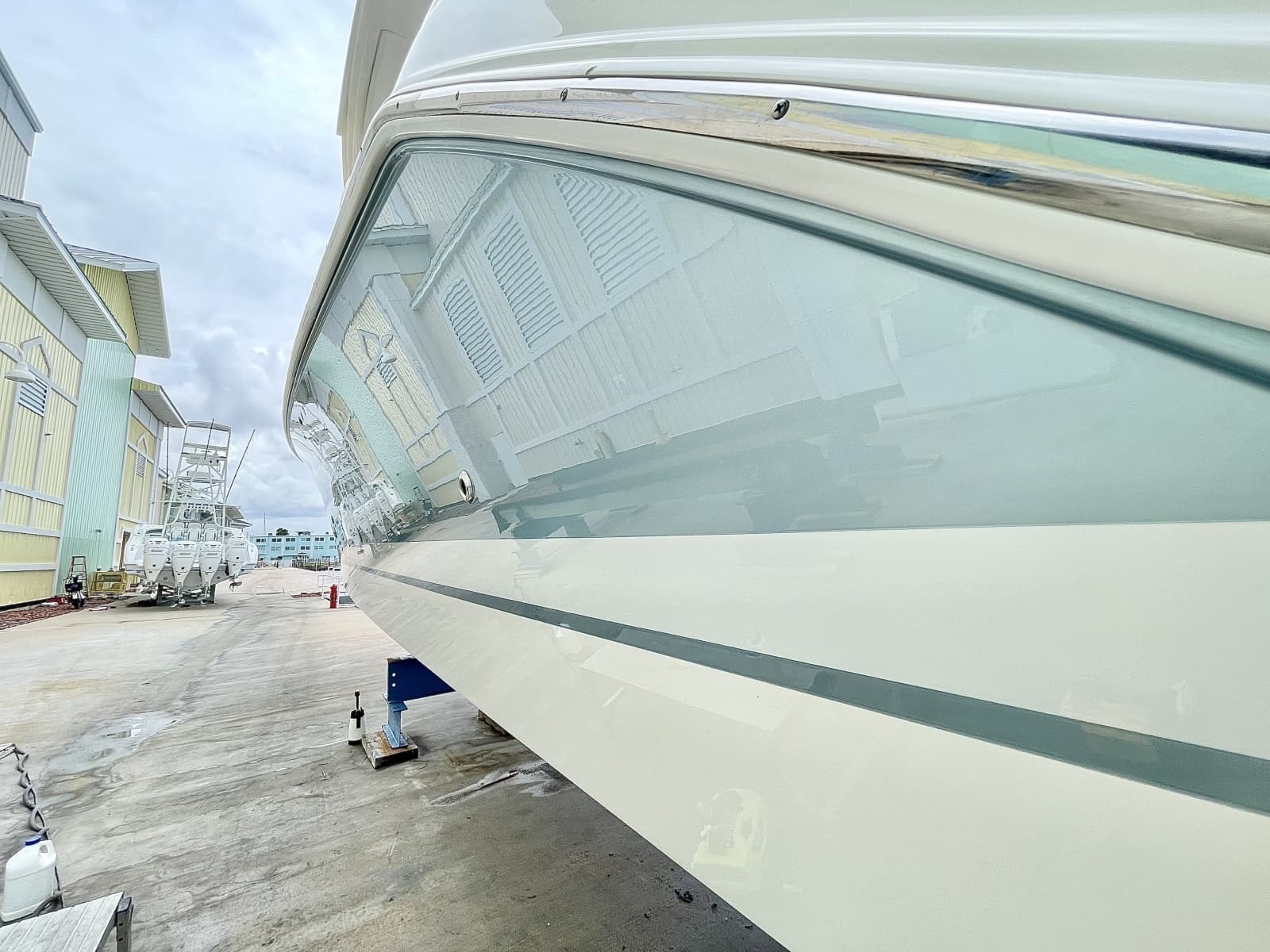2023 Tiara Yachts 34 LS - Photo 8
