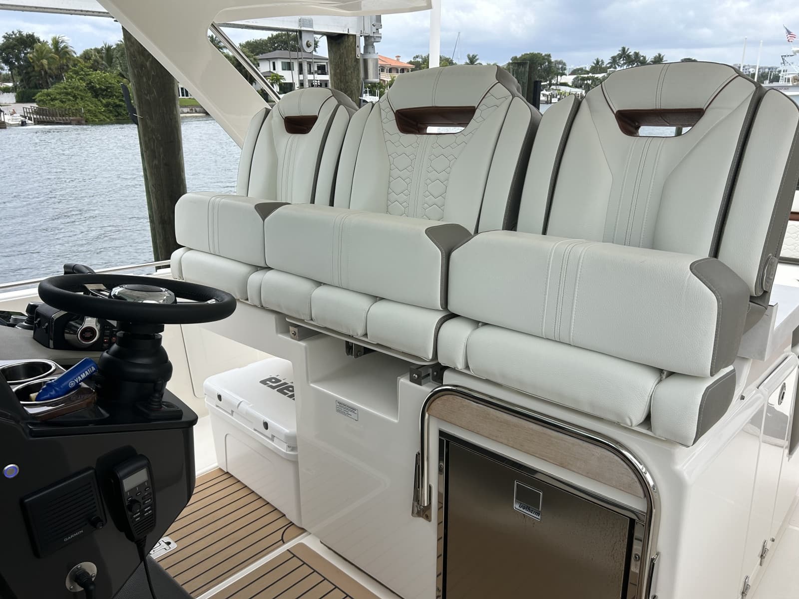 2023 Tiara Yachts 34 LS - Photo 19