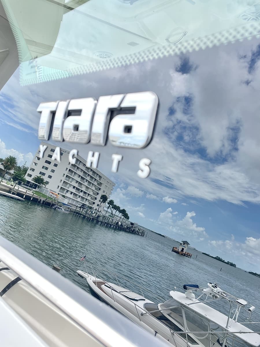 2023 Tiara Yachts 34 LS - Photo 21