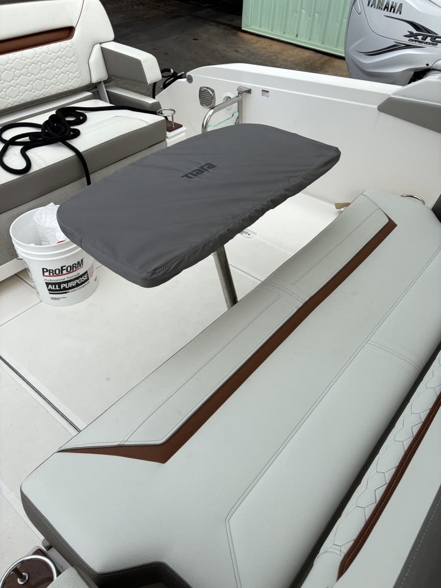 2023 Tiara Yachts 34 LS - Photo 18
