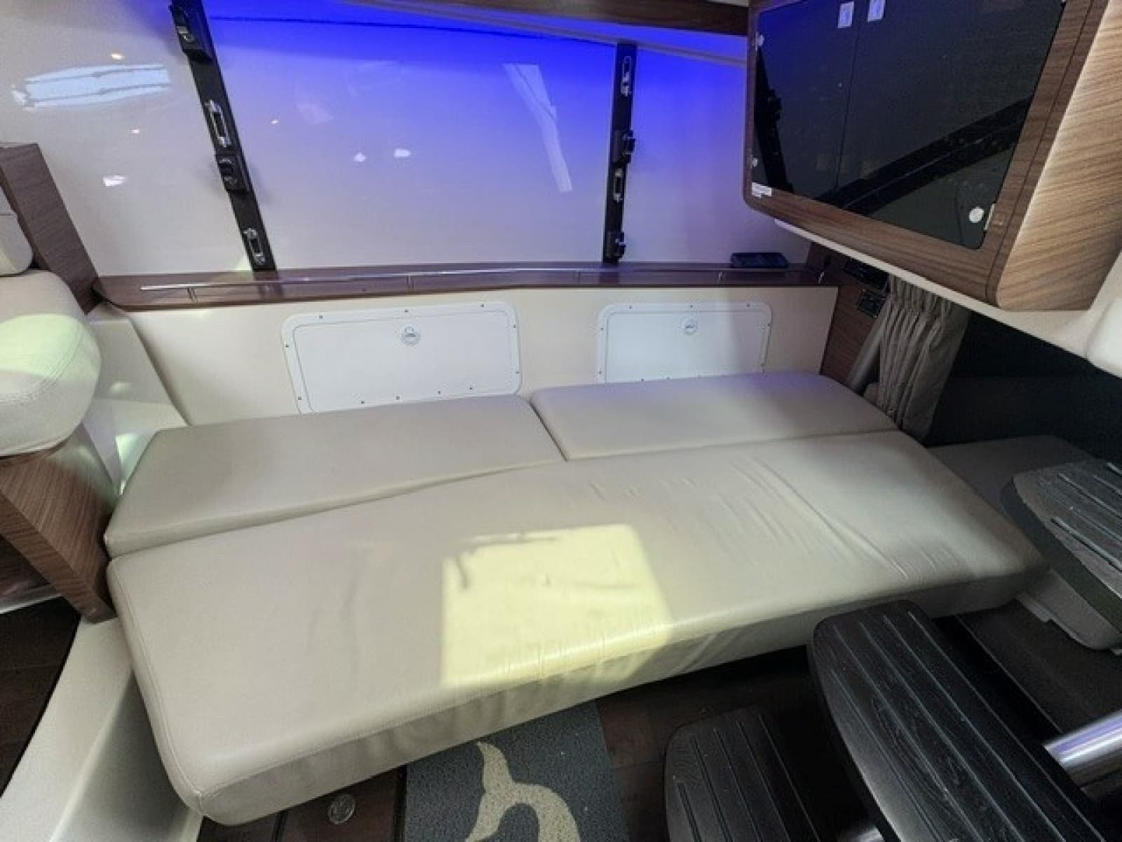 2016 Boston Whaler  - Photo 22