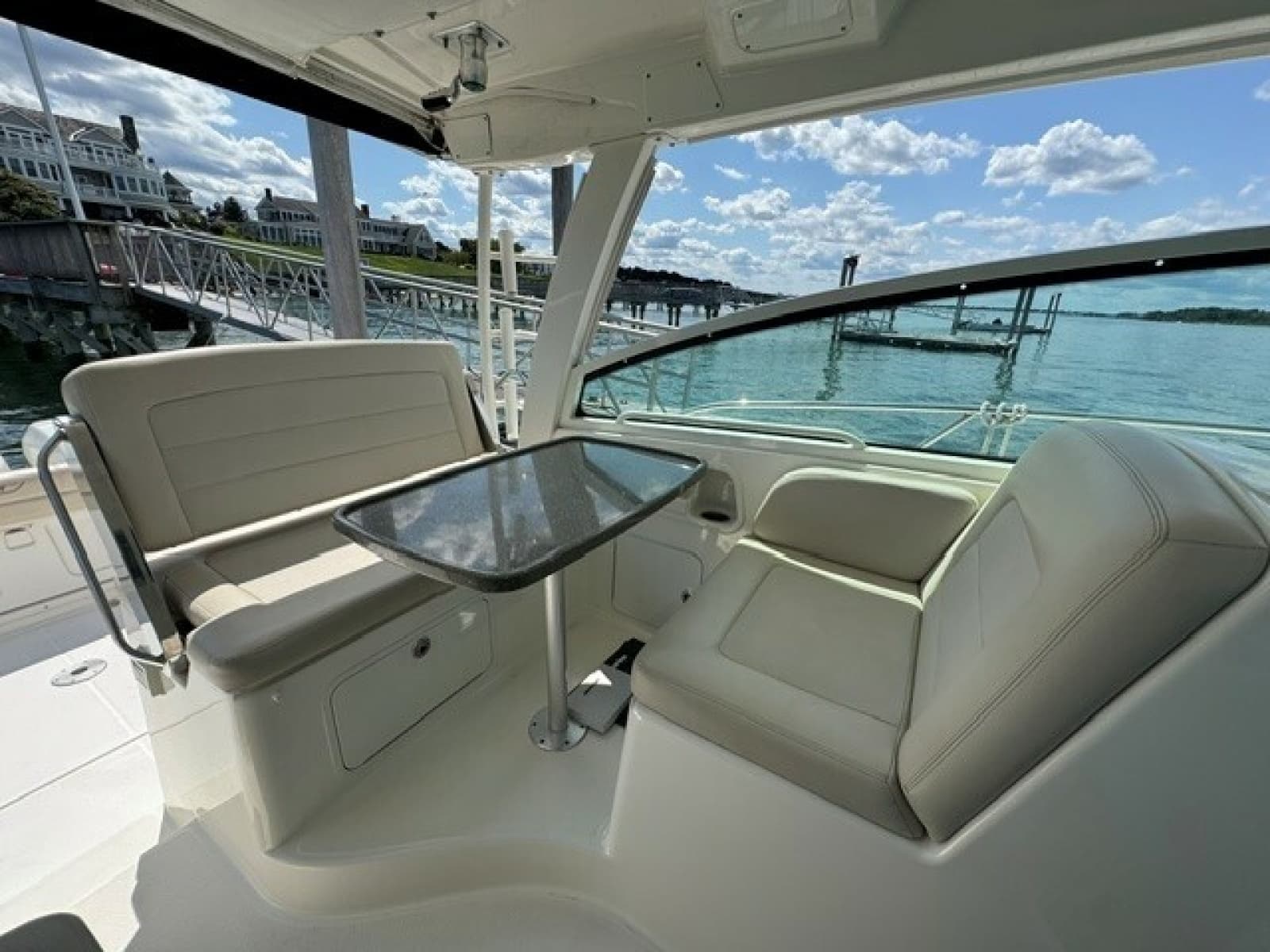 2016 Boston Whaler  - Photo 14