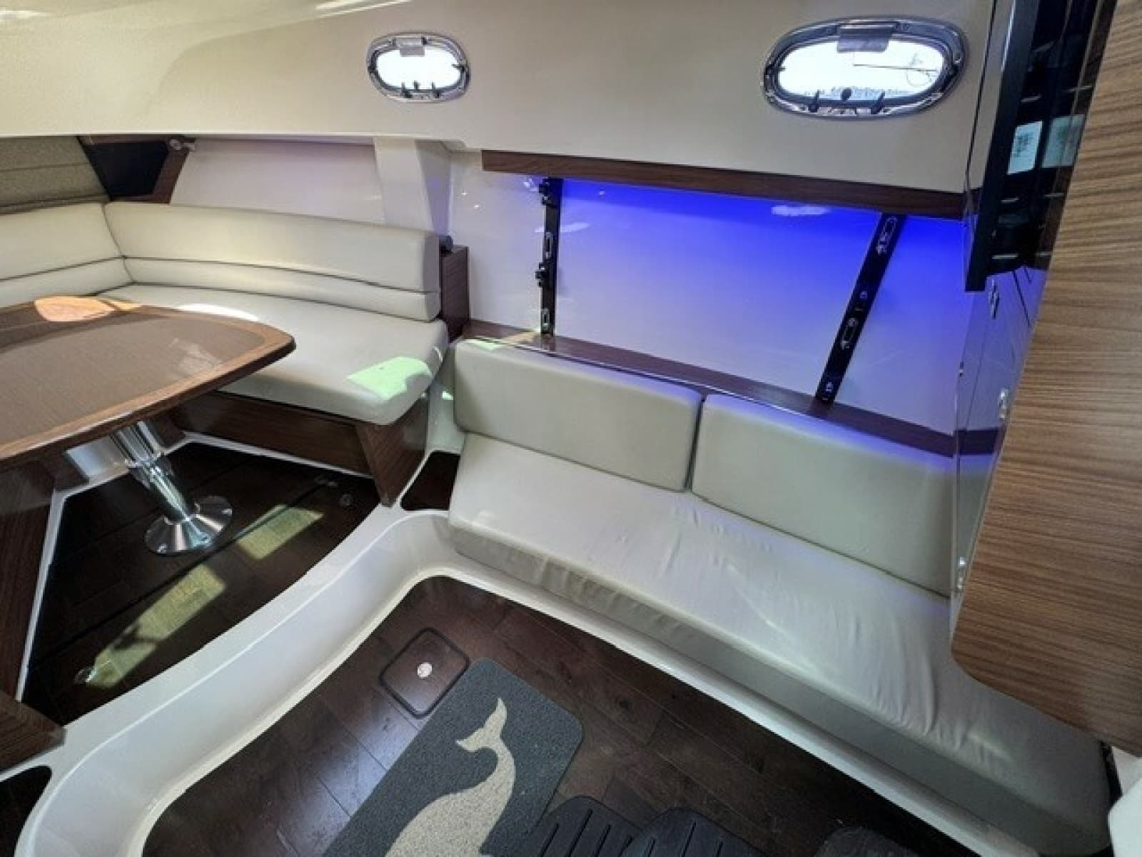 2016 Boston Whaler  - Photo 21