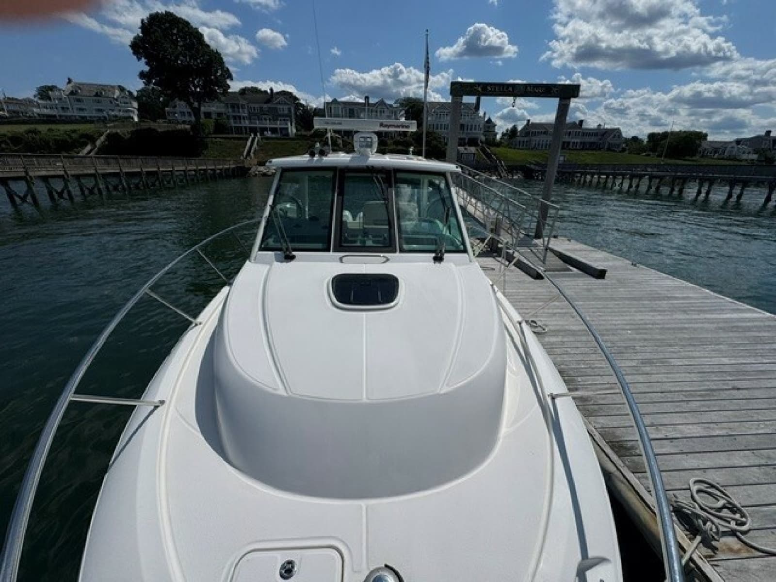 2016 Boston Whaler  - Photo 8