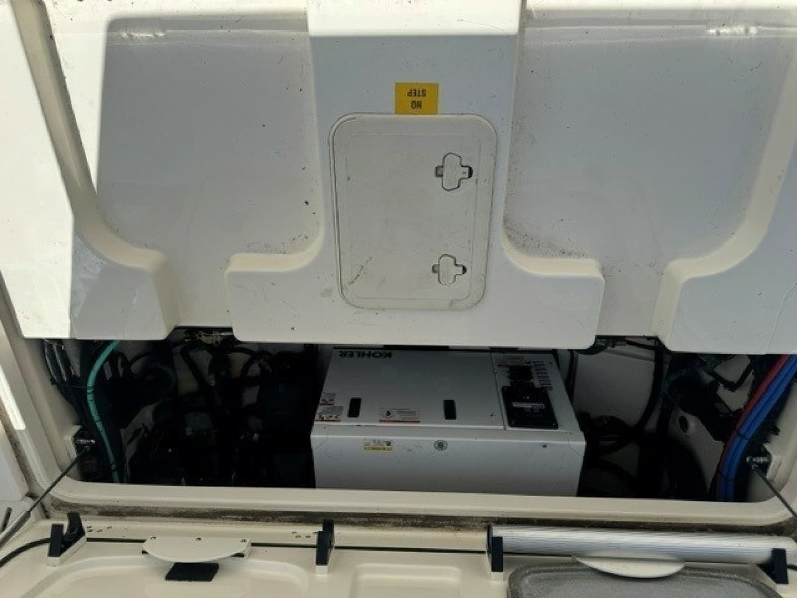 2016 Boston Whaler  - Photo 31