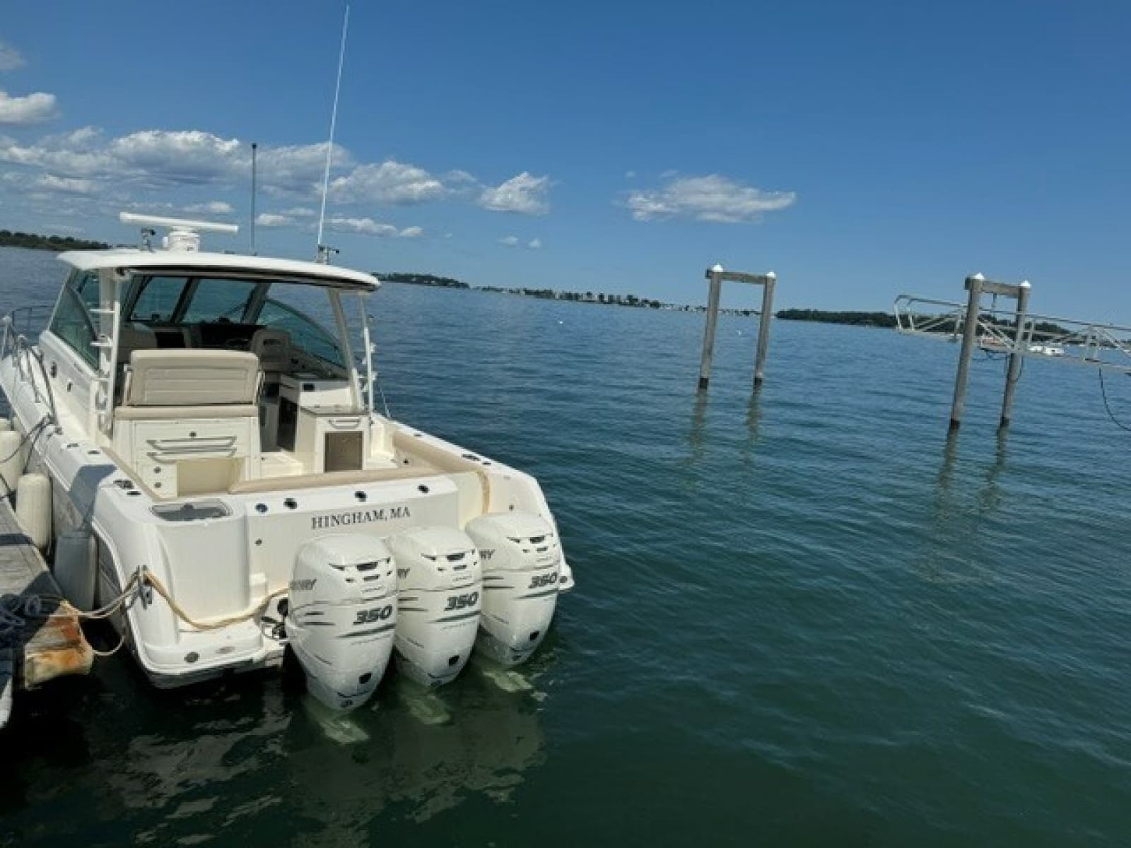 2016 Boston Whaler  - Photo 4