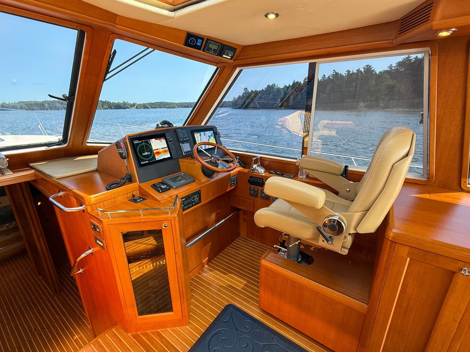 2008 Grand Banks  - Photo 21