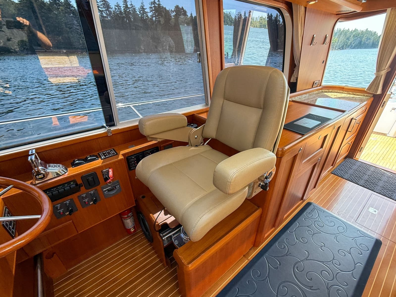 2008 Grand Banks  - Photo 23