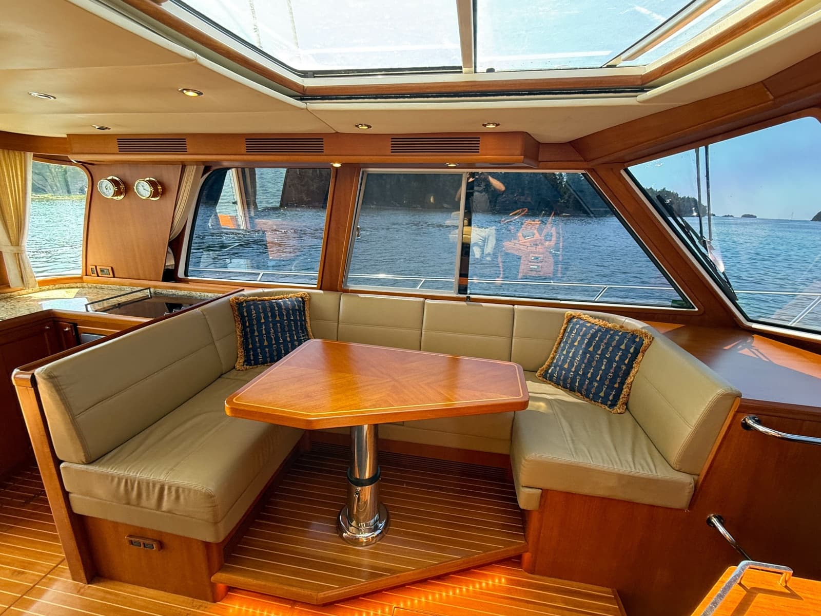 2008 Grand Banks  - Photo 16