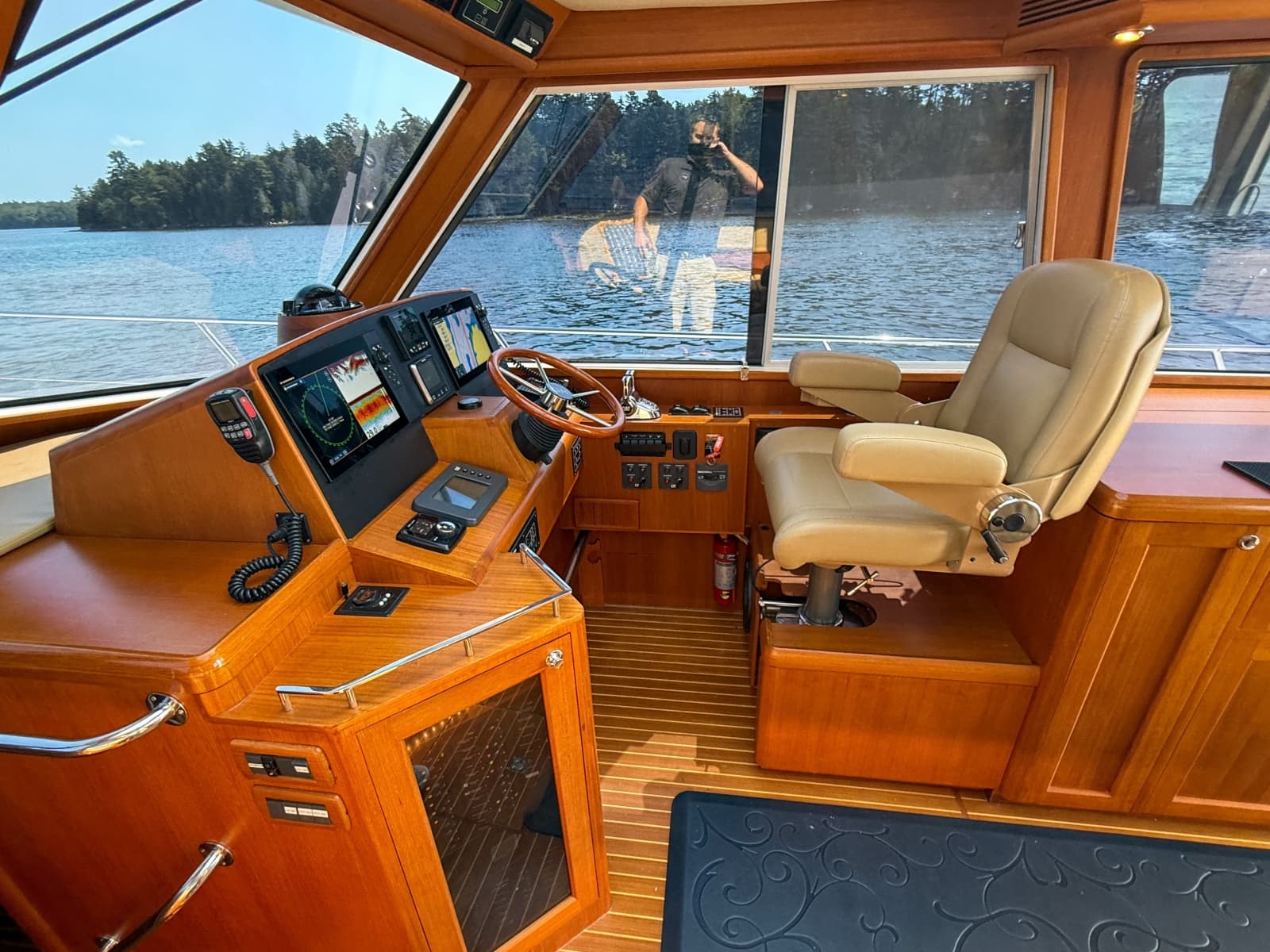 2008 Grand Banks  - Photo 22