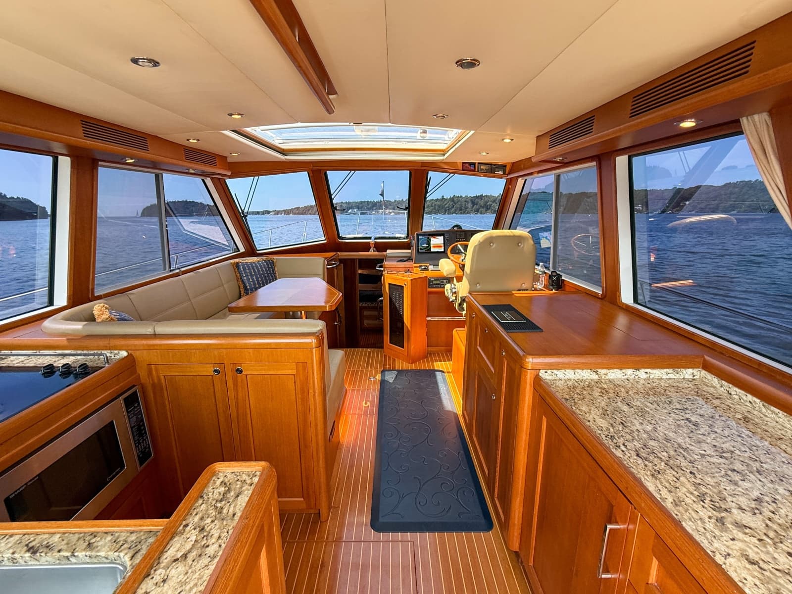 2008 Grand Banks  - Photo 10