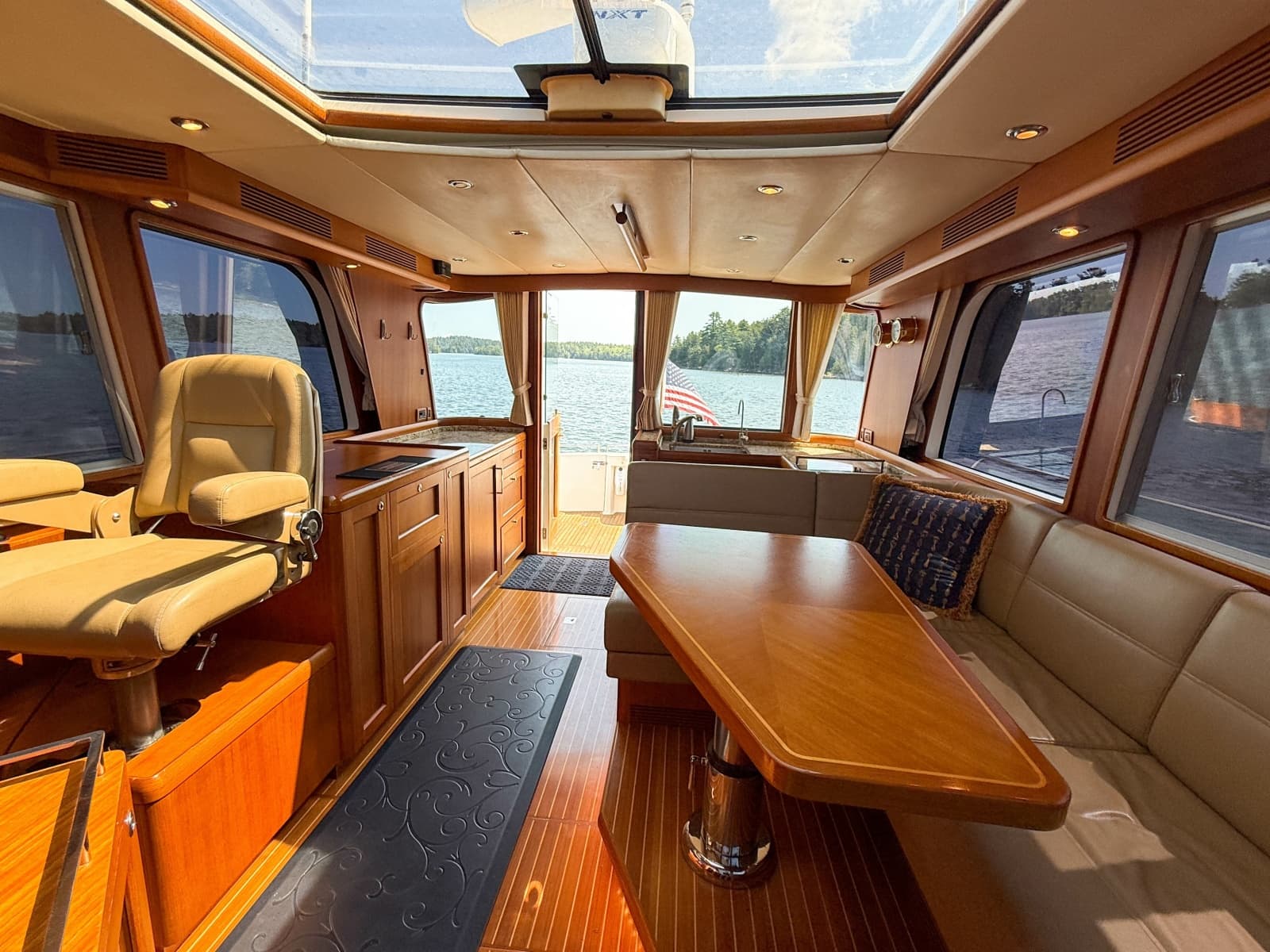 2008 Grand Banks  - Photo 42