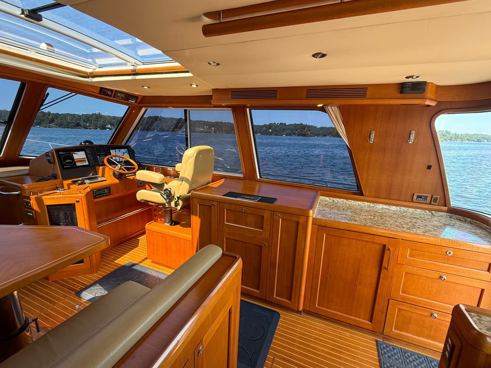 2008 Grand Banks  - Photo 17