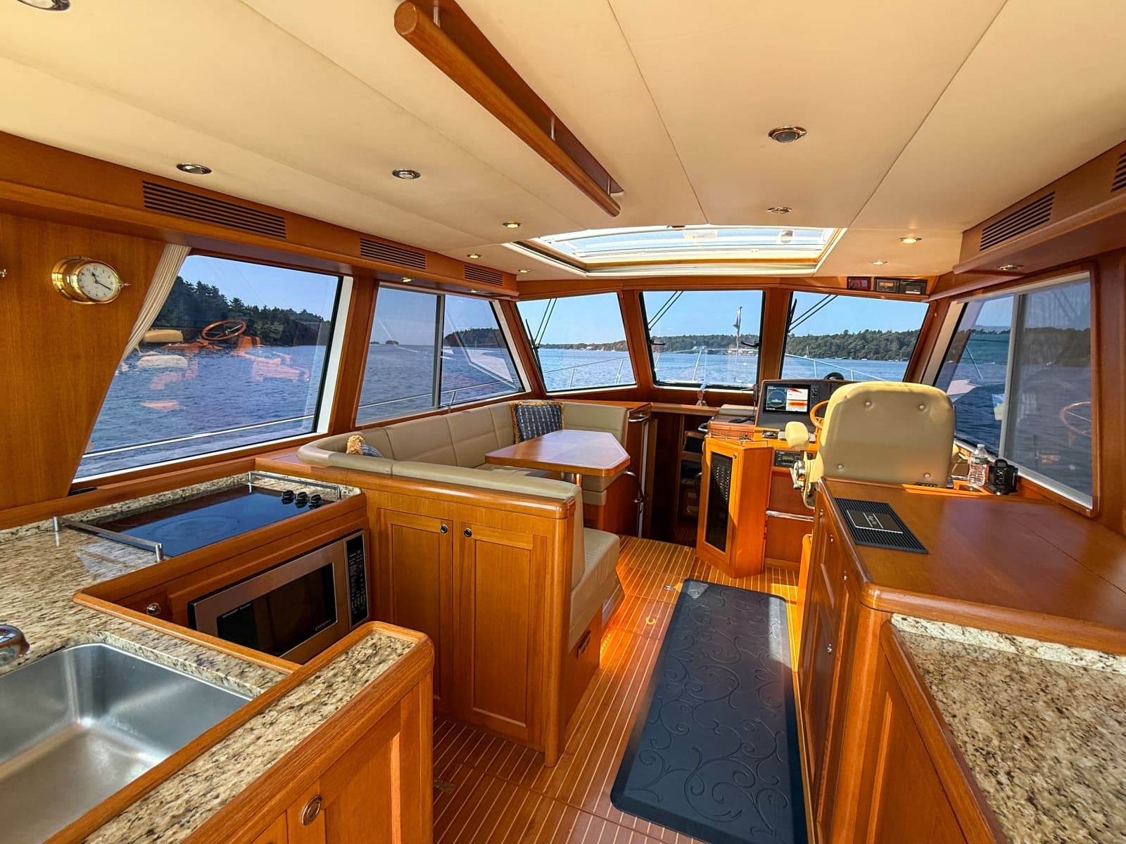 2008 Grand Banks  - Photo 11