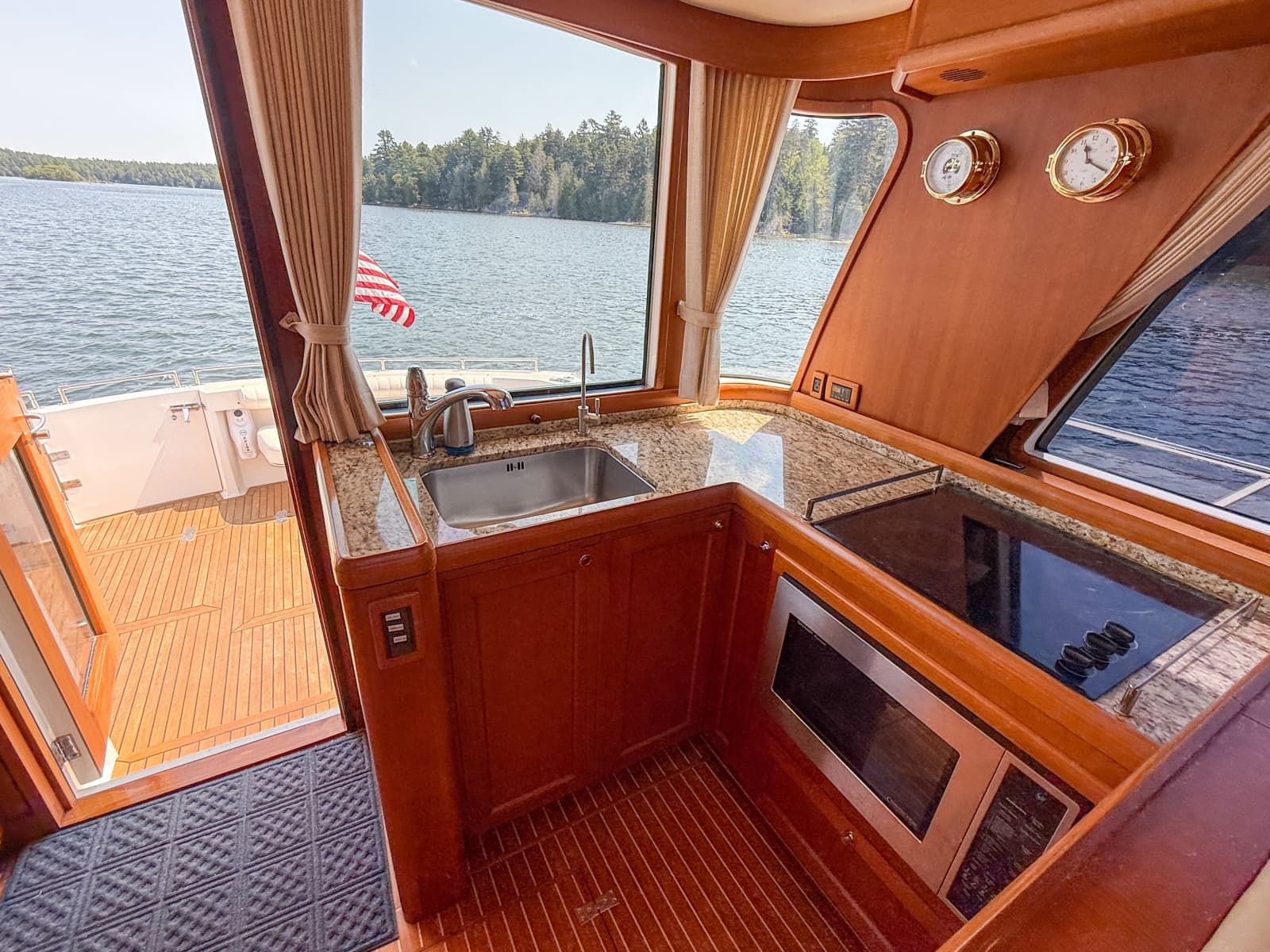 2008 Grand Banks  - Photo 13