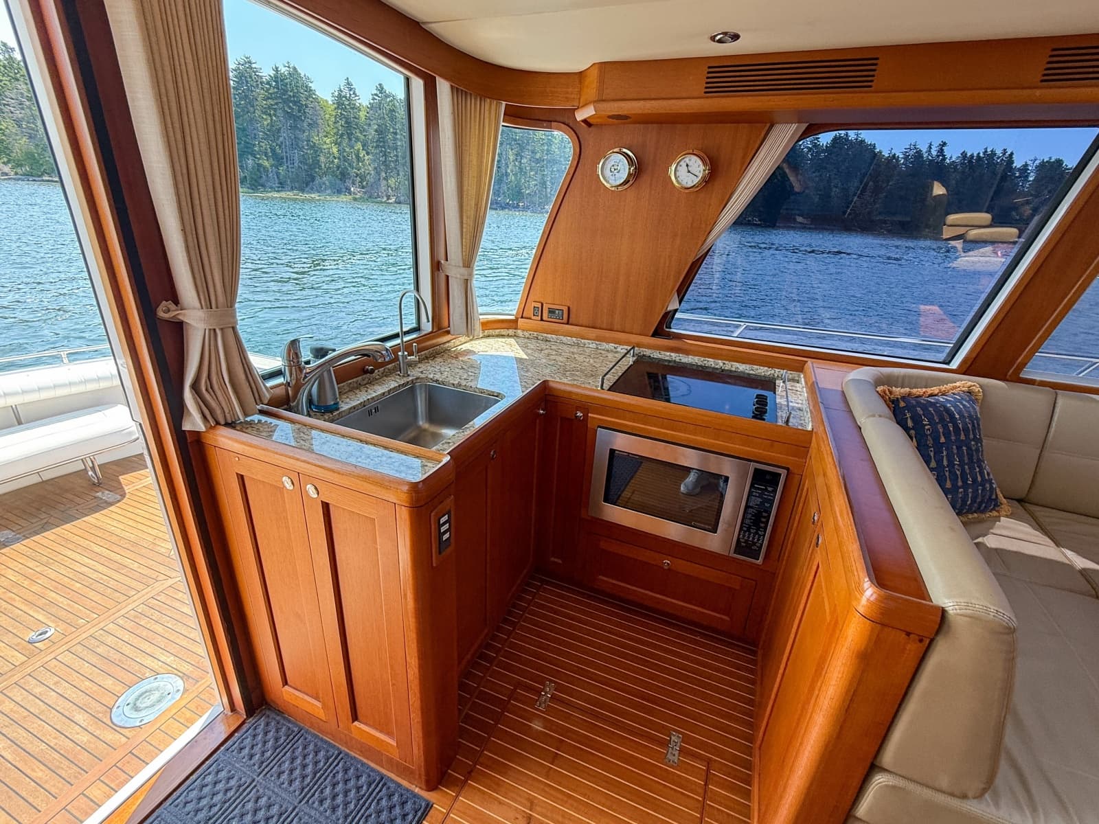 2008 Grand Banks  - Photo 14