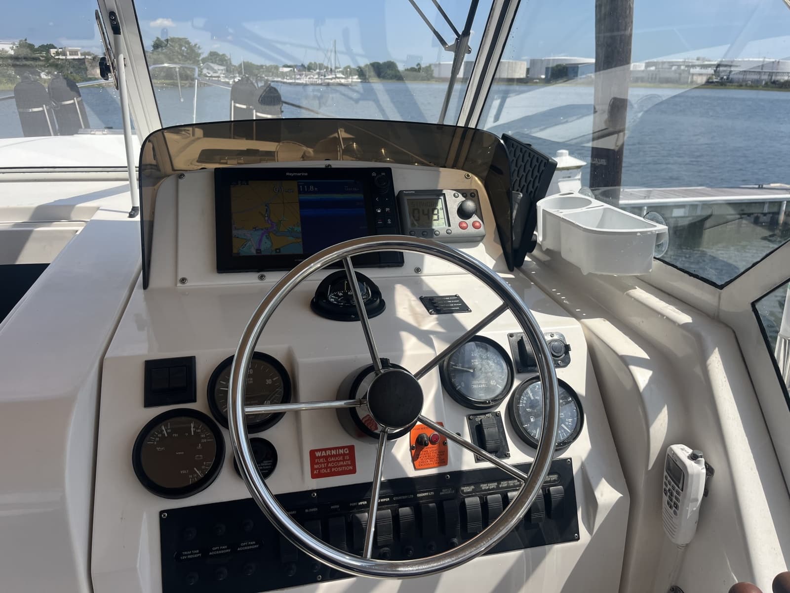 2003 Mainship Pilot - Photo 11