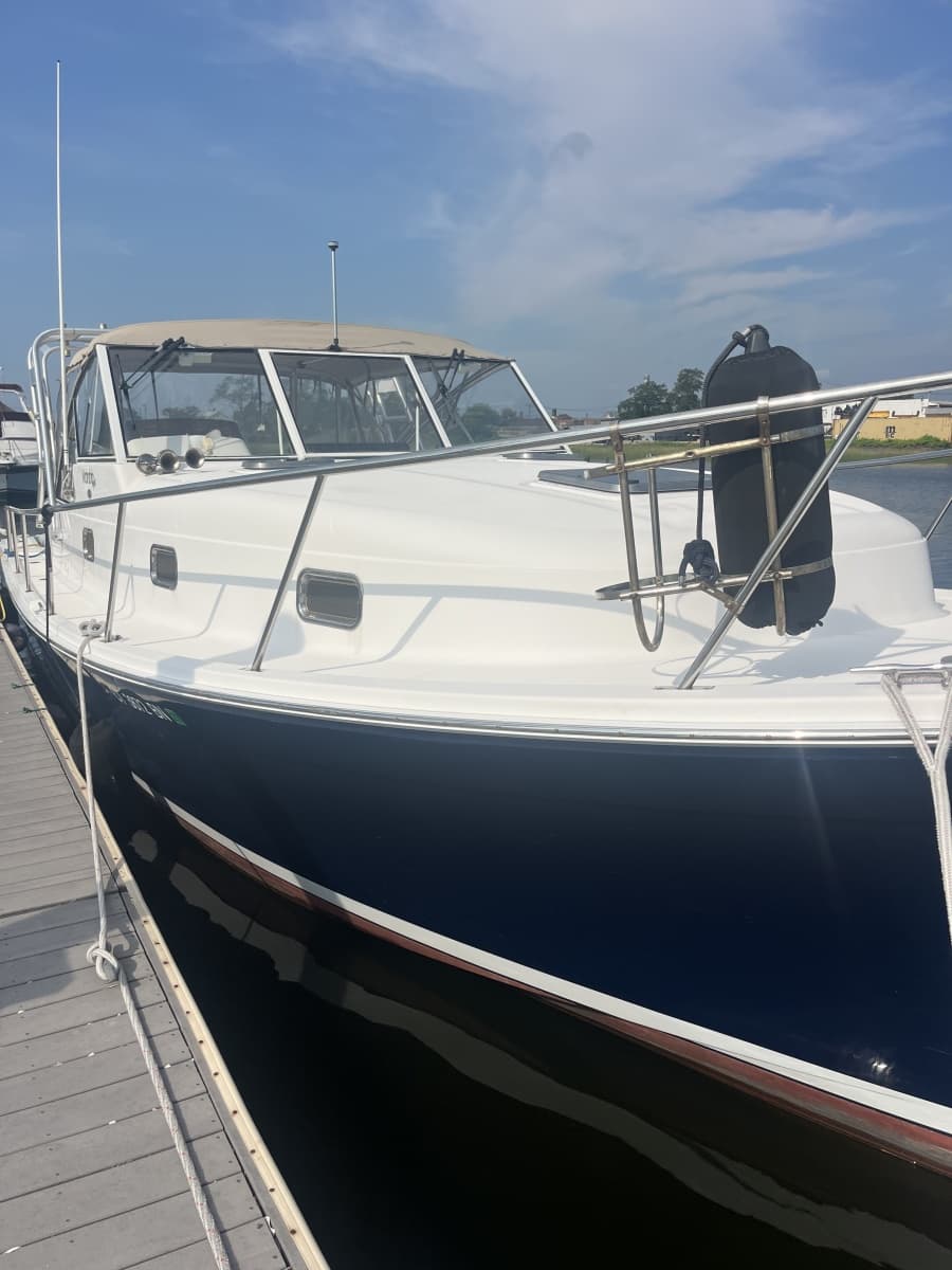 2003 Mainship Pilot - Photo 2