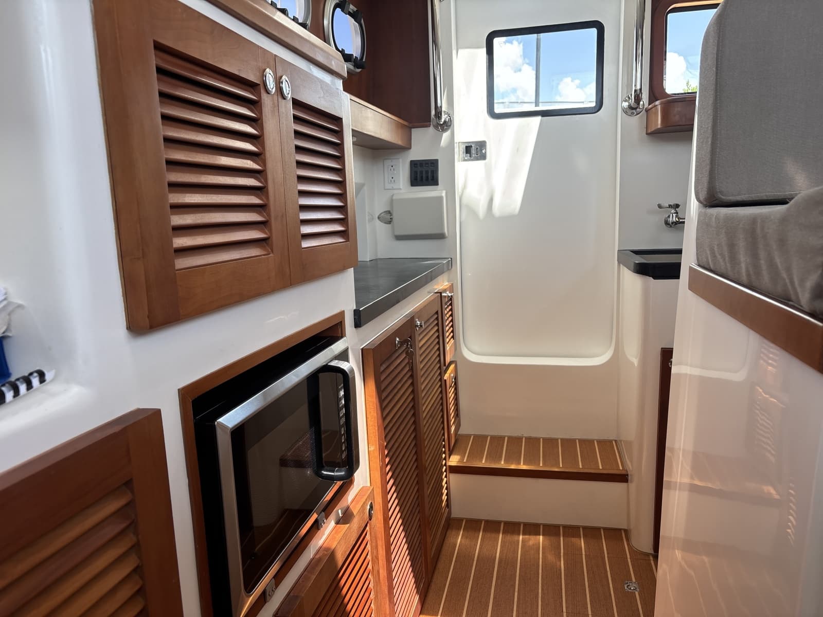 2022 SeaPiper 35 Trawler - Photo 16