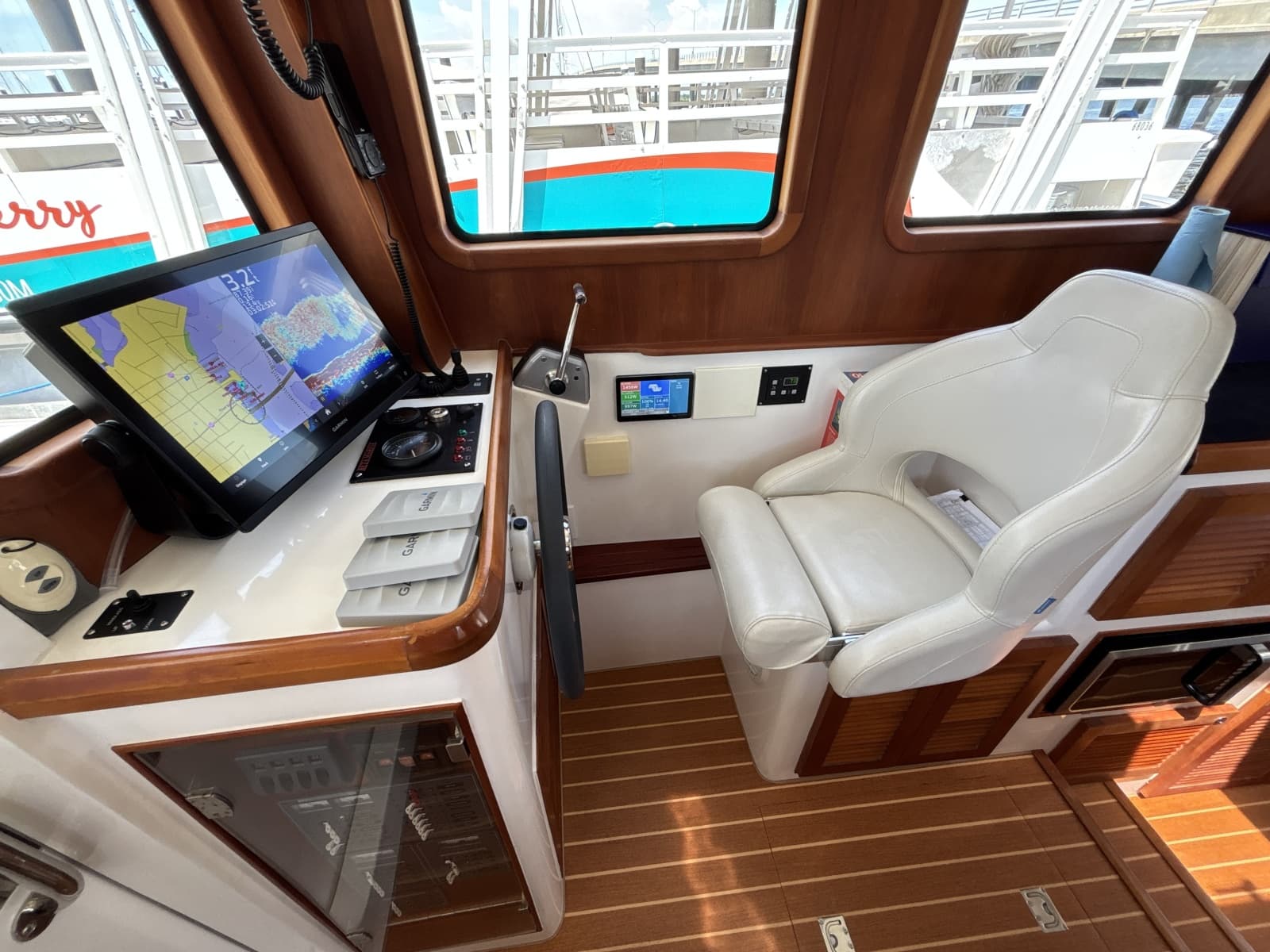 2022 SeaPiper 35 Trawler - Photo 27