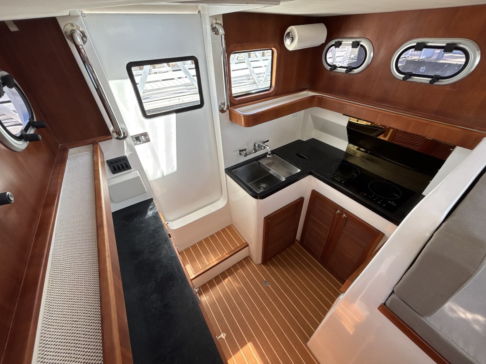 2022 SeaPiper 35 Trawler - Photo 17