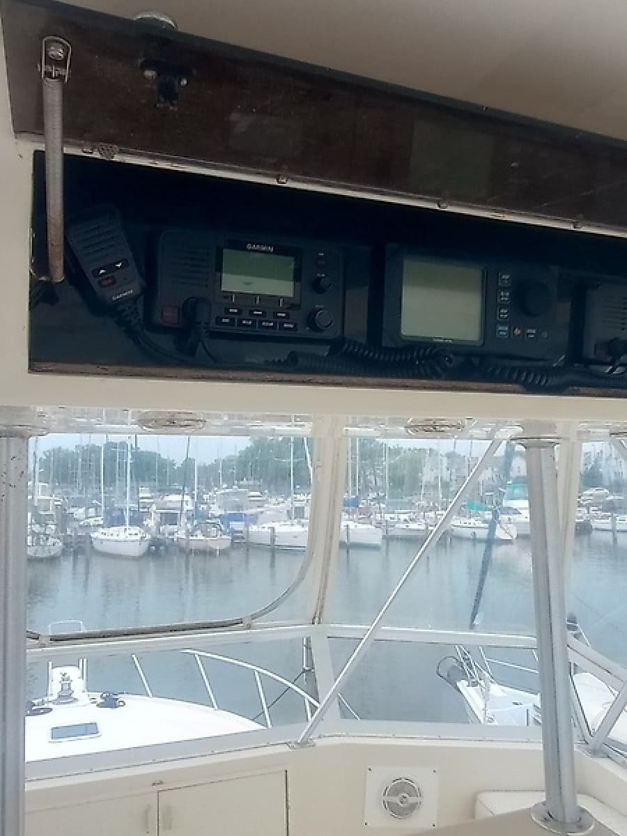 1989 Viking 48 Convertible - Photo 36