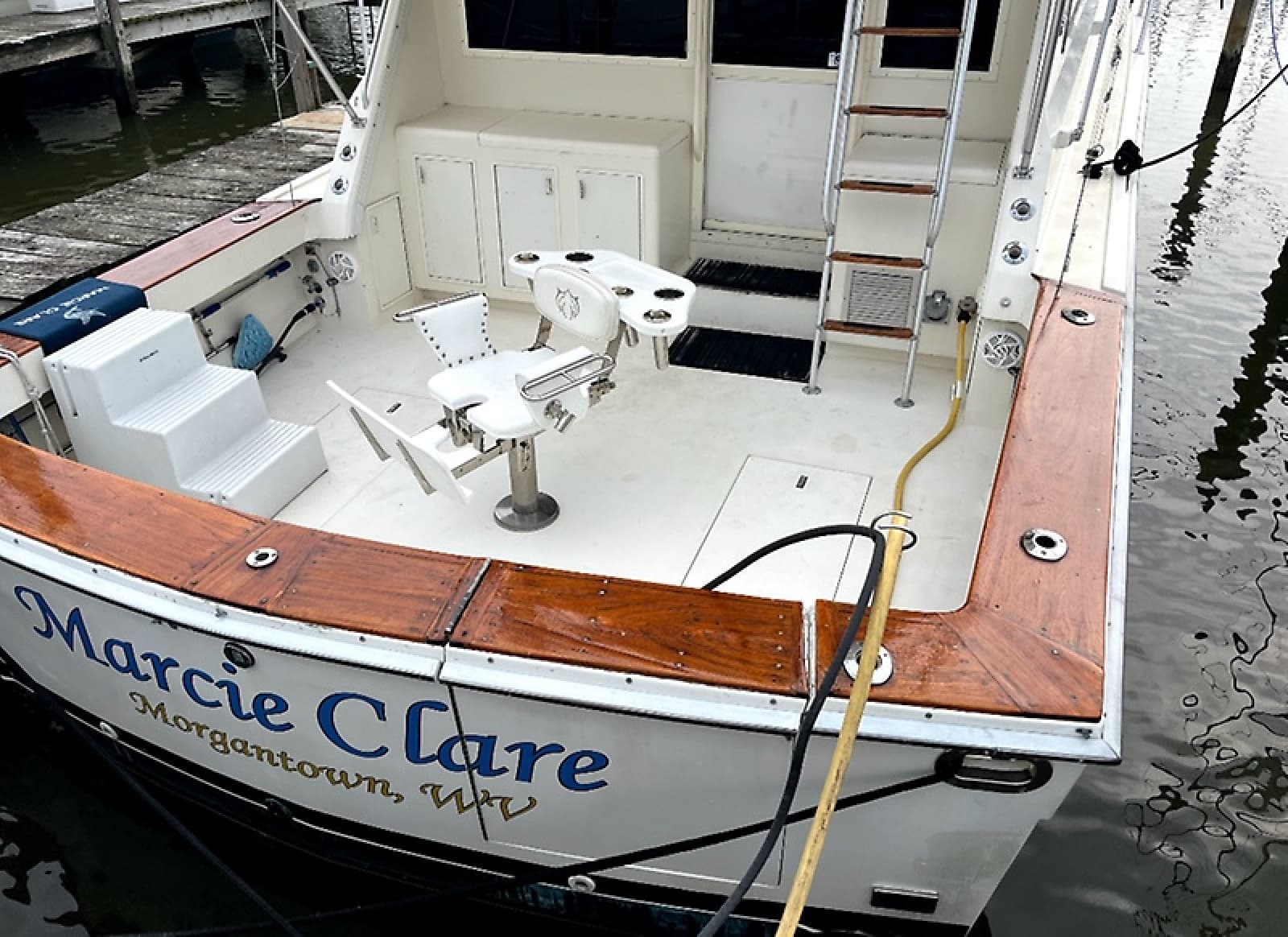 1989 Viking 48 Convertible - Photo 3