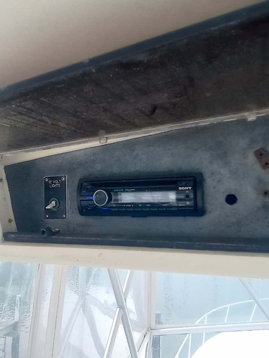 1989 Viking 48 Convertible - Photo 39
