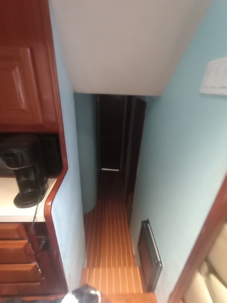 1989 Viking 48 Convertible - Photo 18