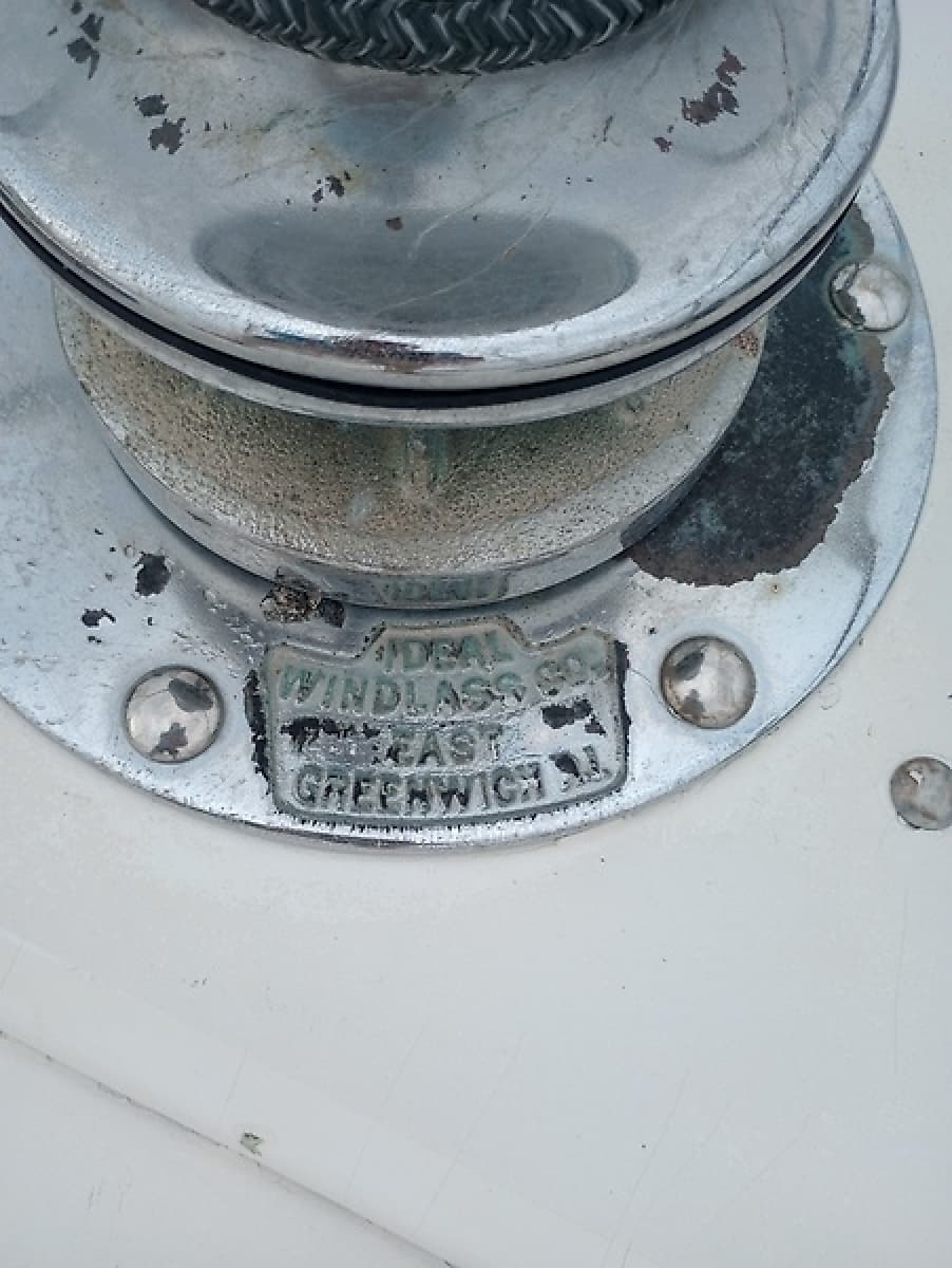 1989 Viking 48 Convertible - Photo 11