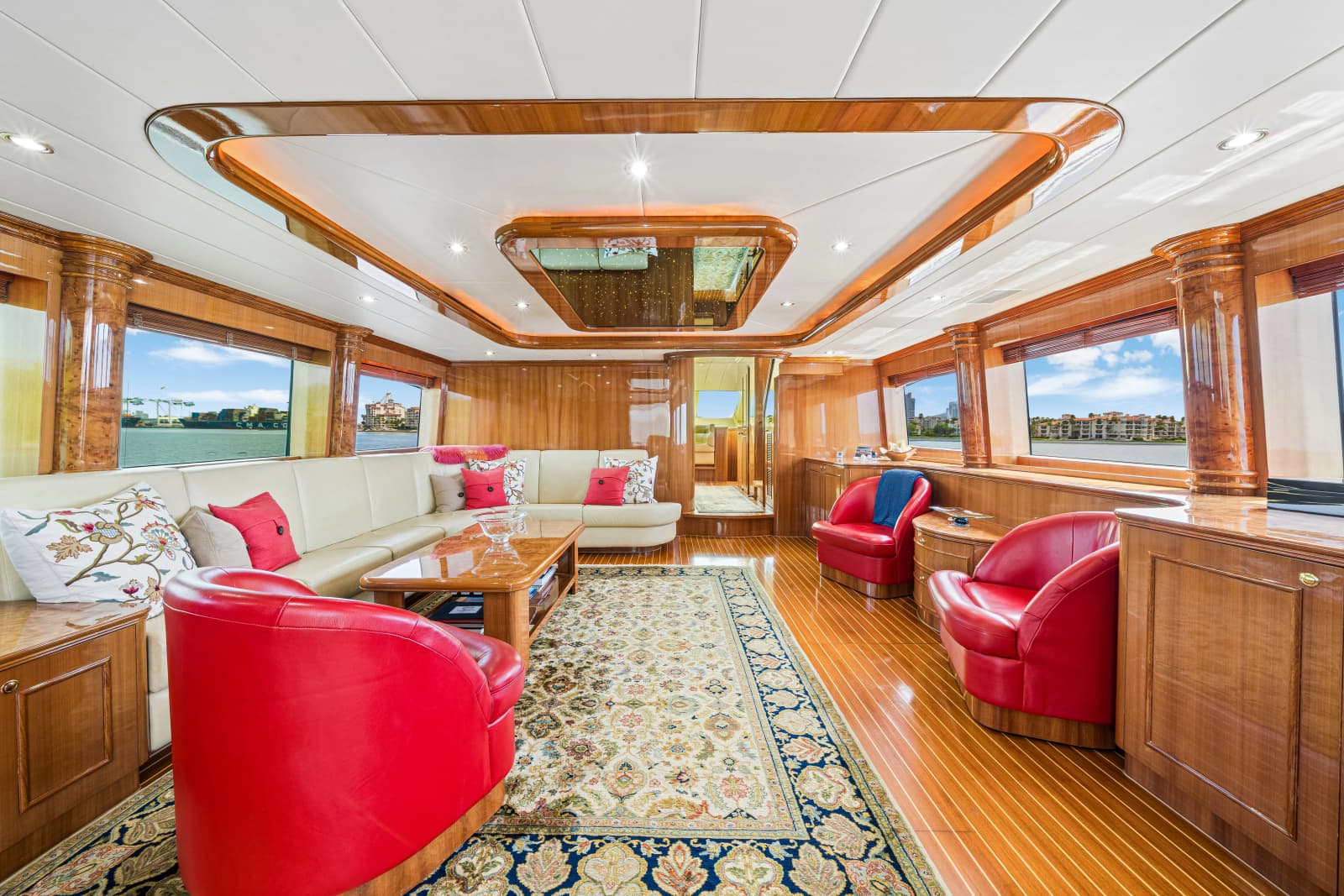 2006 Horizon 82 Skylounge - Photo 16