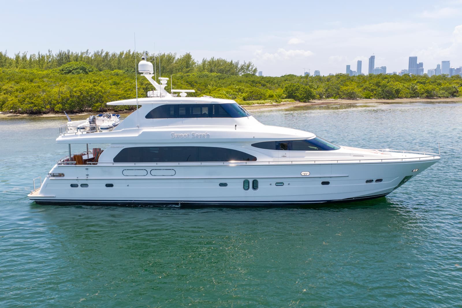 2006 Horizon 82 Skylounge - Photo 4