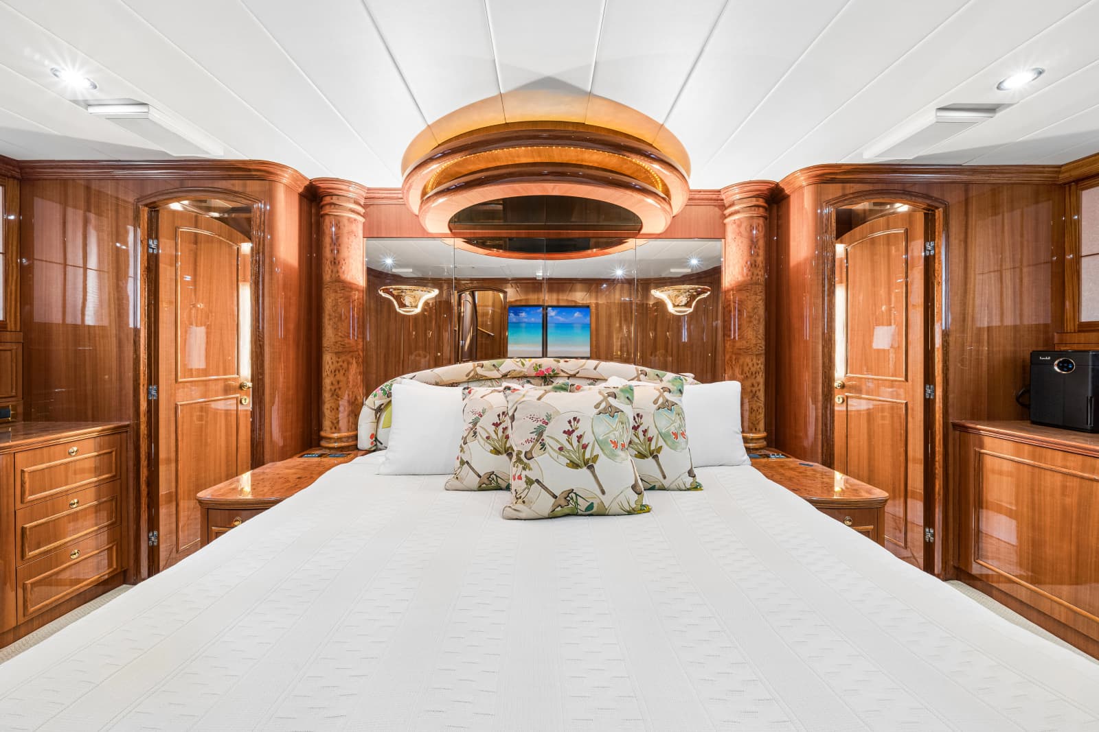 2006 Horizon 82 Skylounge - Photo 29