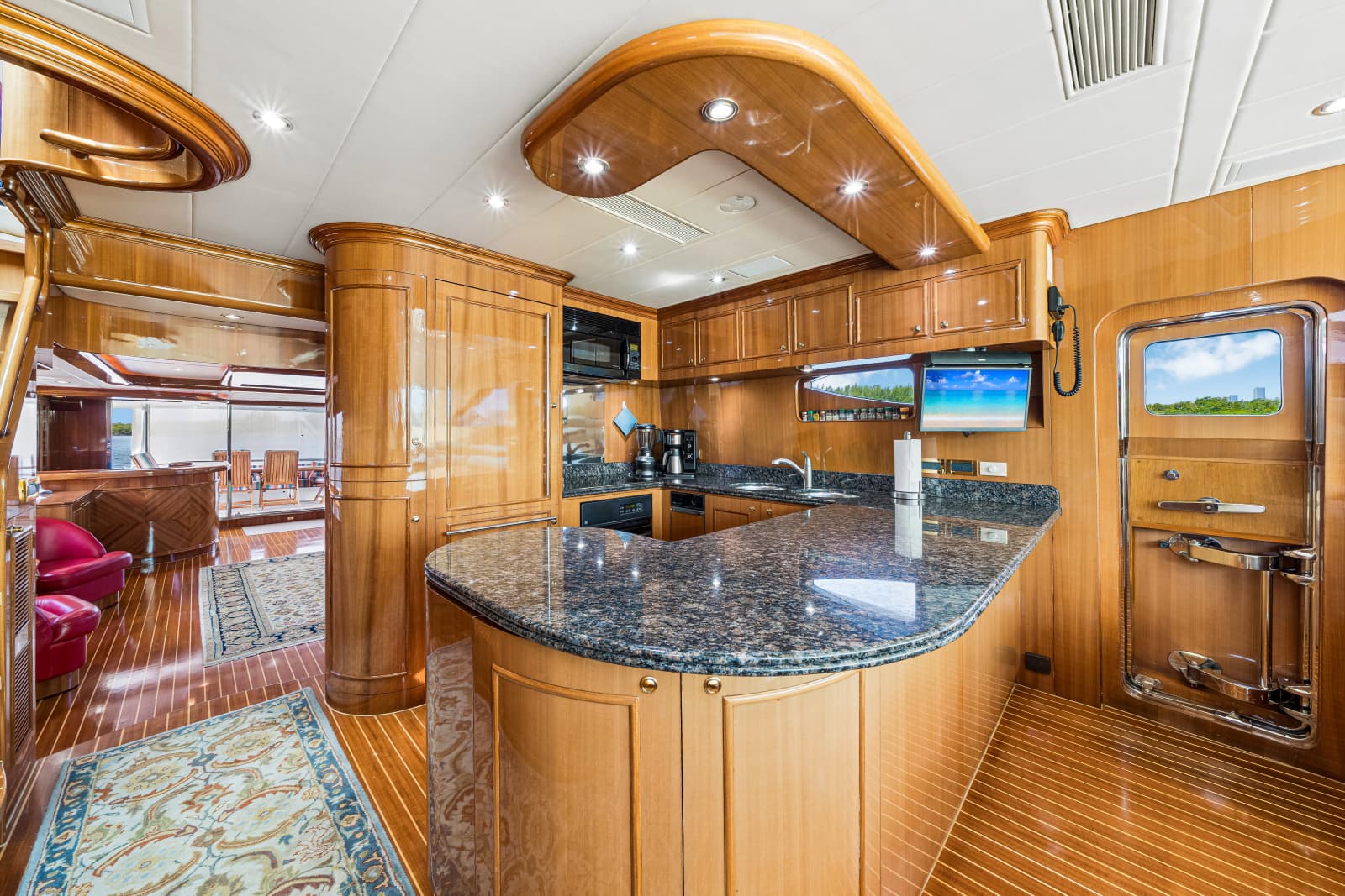 2006 Horizon 82 Skylounge - Photo 20