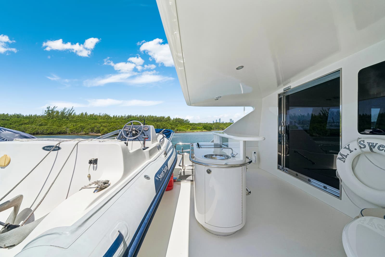 2006 Horizon 82 Skylounge - Photo 49