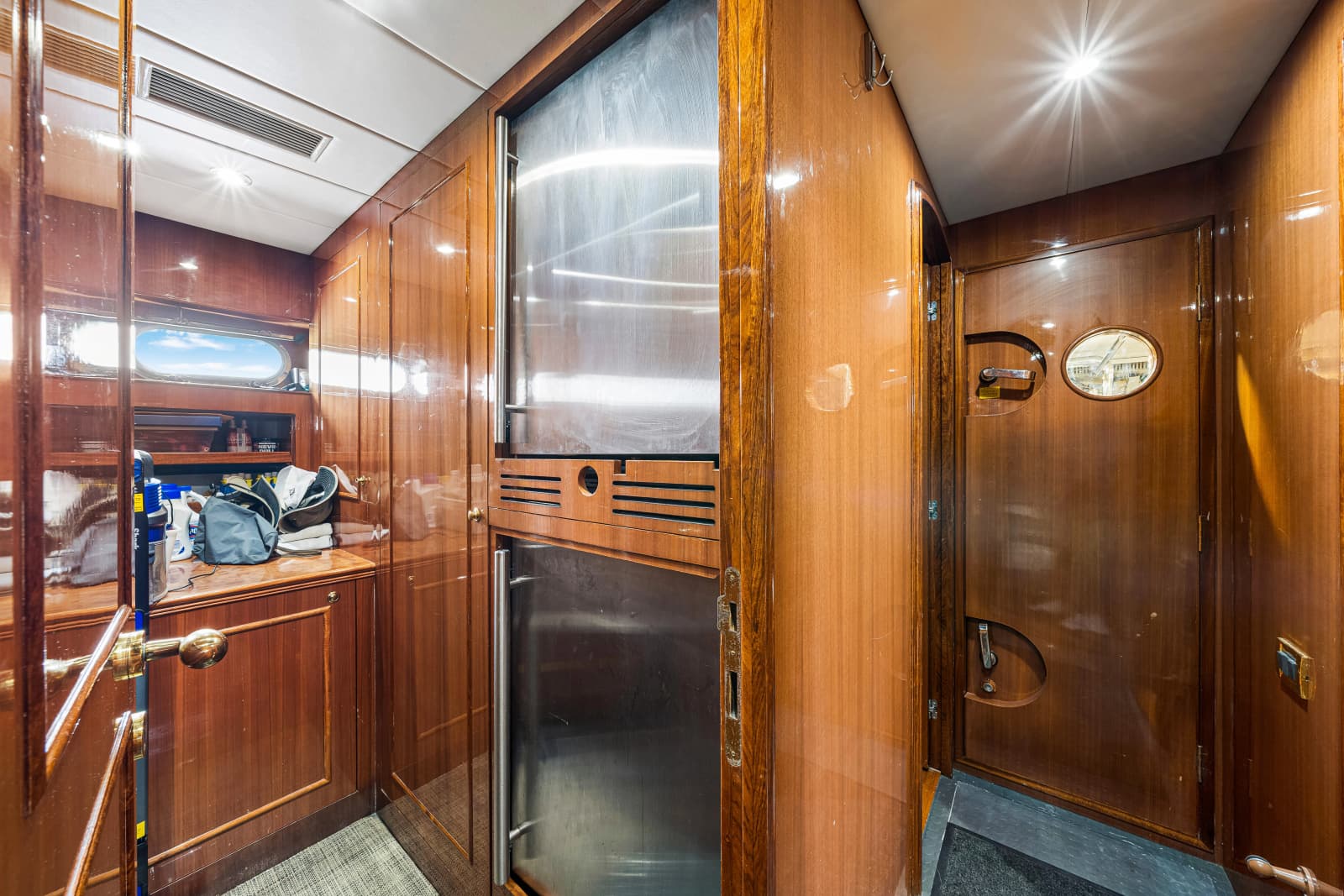 2006 Horizon 82 Skylounge - Photo 59