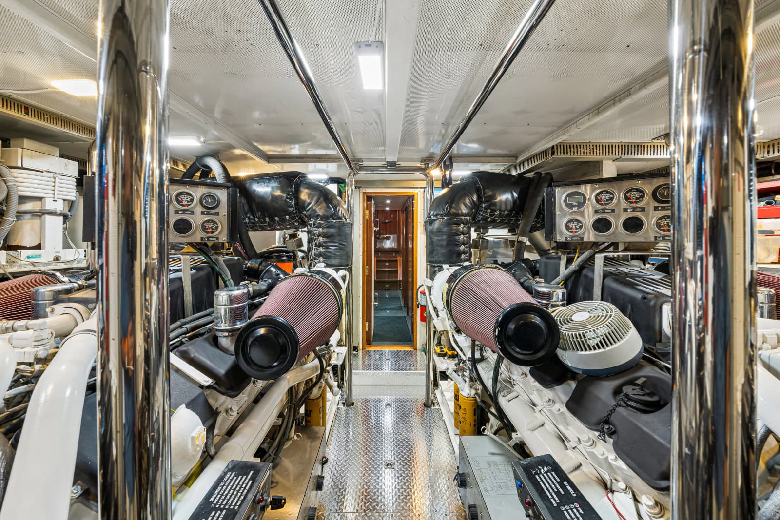 2006 Horizon 82 Skylounge - Photo 60