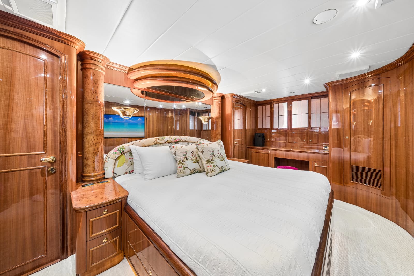 2006 Horizon 82 Skylounge - Photo 27